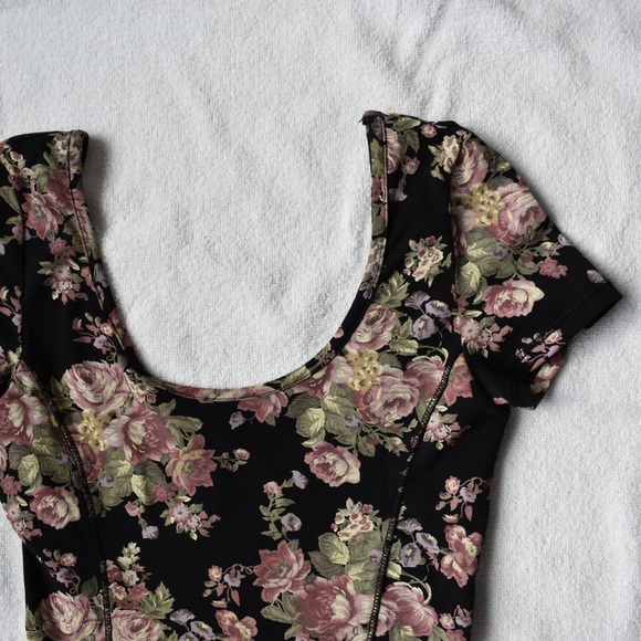 Talula Aritzia XXS floral dress - Picture 2 of 10